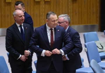 Prezydent Nawrocki liderem najnowszego sondażu zaufania