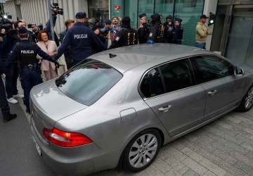 Zbigniew Ziobro zatrzymany przez policję przy wyjściu z samolotu