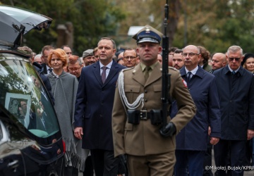 Sergiusz Piasecki spoczął na Powązkach. Prezydent: Walczył piórem i karabinem o wolną Polskę