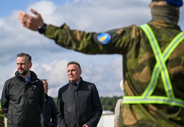 Szef MON: W listopadzie wystrzelenie pierwszych polskich wojskowych satelitów