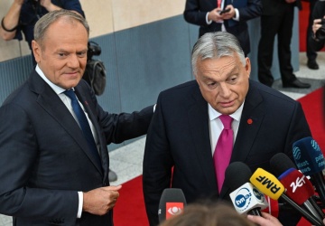 Orban alarmuje: W Brukseli chcą wojny. Tusk o pieniądzach dla Ukrainy