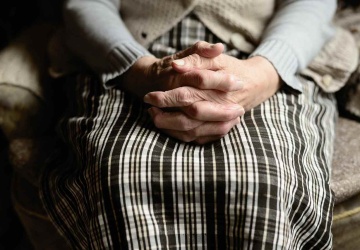 Rząd Tuska postanowił zaoszczędzić  na seniorach