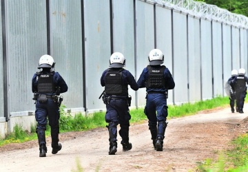 Prokuratura oczyściła policjanta z zarzutów, lecz Jachira z Zielińską nie odpuszczają