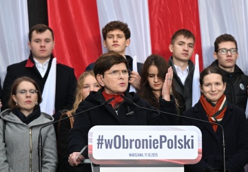 Beata Szydło na marszu PiS w Warszawie: Musimy się jednoczyć, biało-czerwona drużyno!