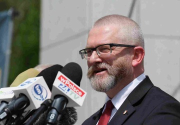 Jest nowy sondaż partyjny. Spodoba się Grzegorzowi Braunowi 