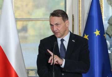 Szef NATO nie zgadza się z Sikorskim. Chodzi o zastrzeliwanie rosyjskich myśliwców