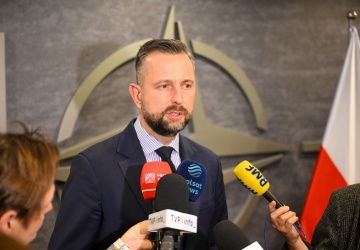 Szef MON: Potwierdziliśmy sojusznicze zobowiązania między USA a Polską