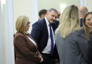 Żurek chce zakładać kierowcom obrączki. To metoda na łamiących zakaz prowadzenia