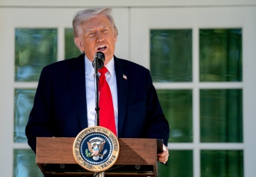 Bloomberg: Trump ma stanąć na czele planu pokojowego dla Ukrainy