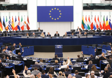 PE nie odpuszcza ws. polityki klimatycznej. Eurodeputowani przyjęli kolejną rezolucję