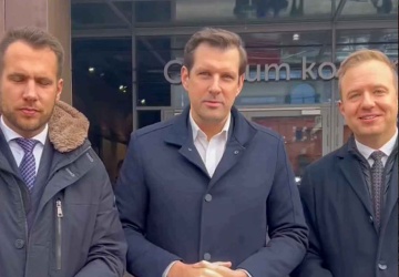 Posłowie PiS chcieli wejść na konwencje KO. Tak zareagowano