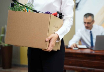 Znana firma ogłasza zwolnienia. 14 tys. osób straci pracę