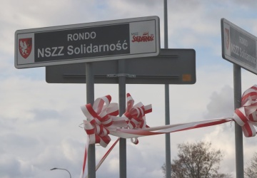 W Miechowie poświęcono rondo drogowe im. NSZZ Solidarność