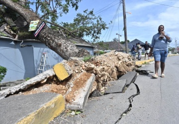 Huragan Melissa spustoszył Karaiby. Dziesiątki ofiar, Haiti i Jamajka w ruinie