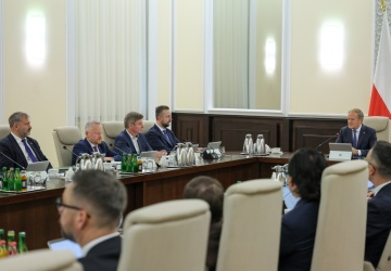 Rząd chce zmian, wyborcy KO mówią „nie”. Jest sondaż ws. zniesienia dwukadencyjności w samorządach