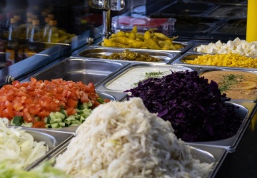 Rewolucja w szkolnych stołówkach. Nowe rozporządzenie wprowadza planetarną dietę ekologiczną