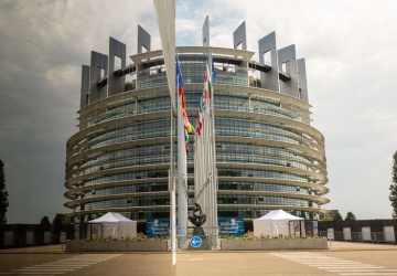 UE utworzyła zręby ponadnarodowej państwowości. Suwerenność państw członkowskich odchodzi w niebyt