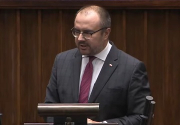 Rząd zamyka nowoczesne laboratorium i zwalnia światowej sławy naukowców. Poseł PiS interweniuje