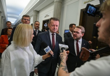 Błaszczak: „Tusk zamiast zajmować się Polską, prowadzi wojnę z opozycją”