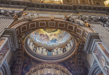 Nie trzeba mieszkać na stałe w Rzymie. Bazylika św. Piotra prowadzi nabór do służby liturgicznej