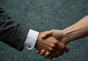 Polityk PiS: Czas zakończyć wojenkę PiS - Konfederacja