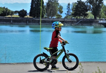 Dzieci na rowerach i hulajnogach obowiązkowo w kaskach. Senat przyjął nowe przepisy