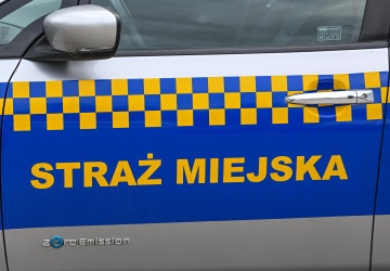 Strażnicy miejscy z Nysy dostaną nowe auto. Stary elektryk już nie ruszy