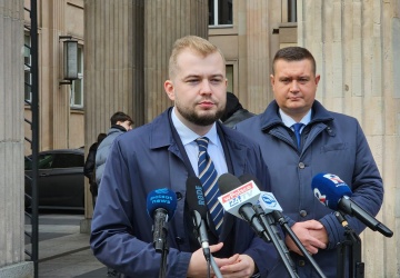 Iustitia wśród beneficjentów MEN. Posłowie PiS podejmą kontrolę