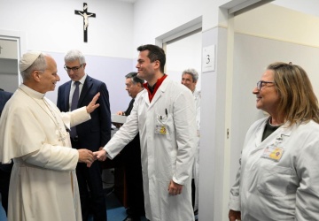 Leon XIV otworzył w Watykanie przychodnię dla ubogich