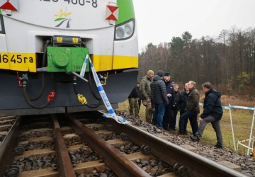 Tusk potwierdza: był wybuch na torach. Uszkodzenia odkryto w kolejnym miejscu