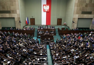 KO na czele, Konfederacja w górę, 5 partii w Sejmie. Zobacz najnowszy sondaż