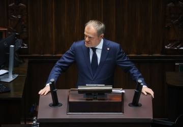 Kłopoty rządu Tuska. Prawie połowa Polaków jest mu przeciwnych