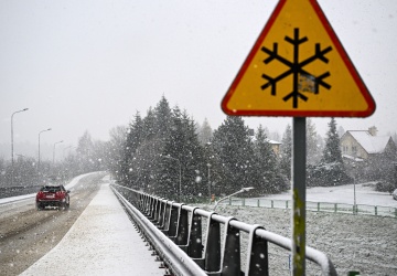 Mróz do nawet -14 stopni, śnieg i zamiecie. Zima zaatakuje w weekend