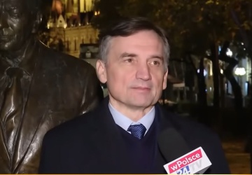 Wojewoda mazowiecki unieważni paszport Zbigniewa Ziobry