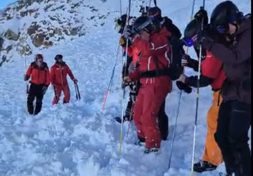 Lawina porwała narciarzy. Wielka akcja ratunkowa na popularnym lodowcu w  Austrii