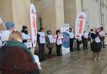 „Stop chaosowi w oświacie”. Pikieta Solidarności we Wrocławiu 
