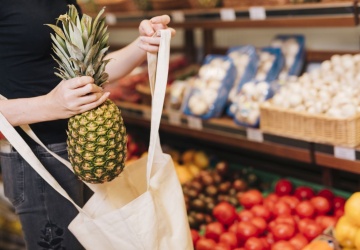 Rewolucja w oznaczaniu żywności w sklepach. Unijne dyrektywy obejmą etykiety