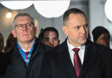 Prezydent Nawrocki ogranicza wizytę na Węgrzech