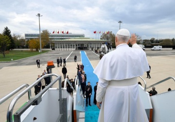 Rozpoczęła się papieska wizyta w Libanie. Niedziela pod znakiem spotkań z władzami państwowymi
