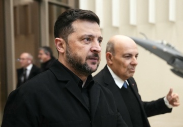 Rozmowy pokojowe w Paryżu. Zełenski zabiera głos