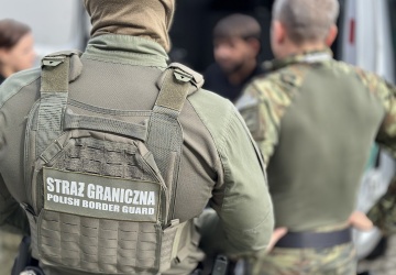 Zakaz przebywania w strefie buforowej przedłużony. MSWiA wydało komunikat