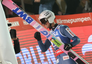 Wymagający konkurs w Wiśle. Jeden z biało-czerwonych uratował honor