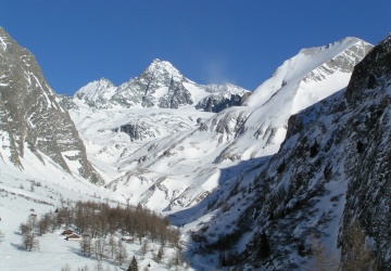 Zostawił partnerkę pod szczytem i zwlekał z wezwaniem służb. Kobieta zamarzła