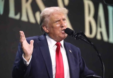 Właściciel TVN na sprzedaż. Trump zabrał głos