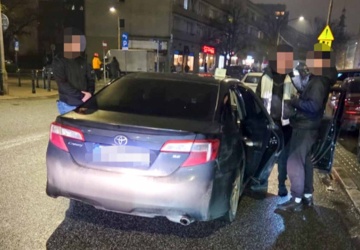 Hakerzy z Ukrainy wpadli w centrum Warszawy. Zaawansowany sprzęt, anteny, kamery