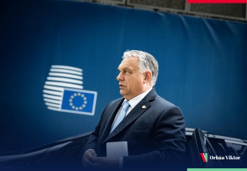 Balázs Orbán: Masowa migracja jest największym zagrożeniem dla Europy