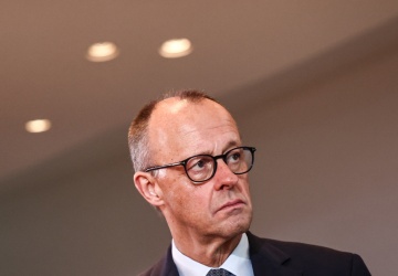 Kanclerz Merz ostro krytykuje dokument Trumpa dotyczący Europy