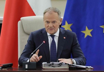 Polacy ocenili rząd na półmetku. Tusk nie otworzy szampana 