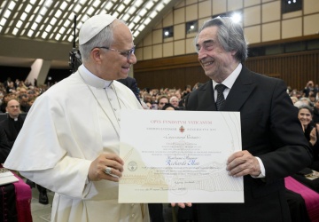 Koncert Bożonarodzeniowy w Watykanie. Papież wręcza Nagrodę Ratzingera