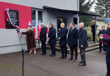 Odsłonięto pamiątkową tablicę ku czci Michała, Romana i Piotra Bartoszczów